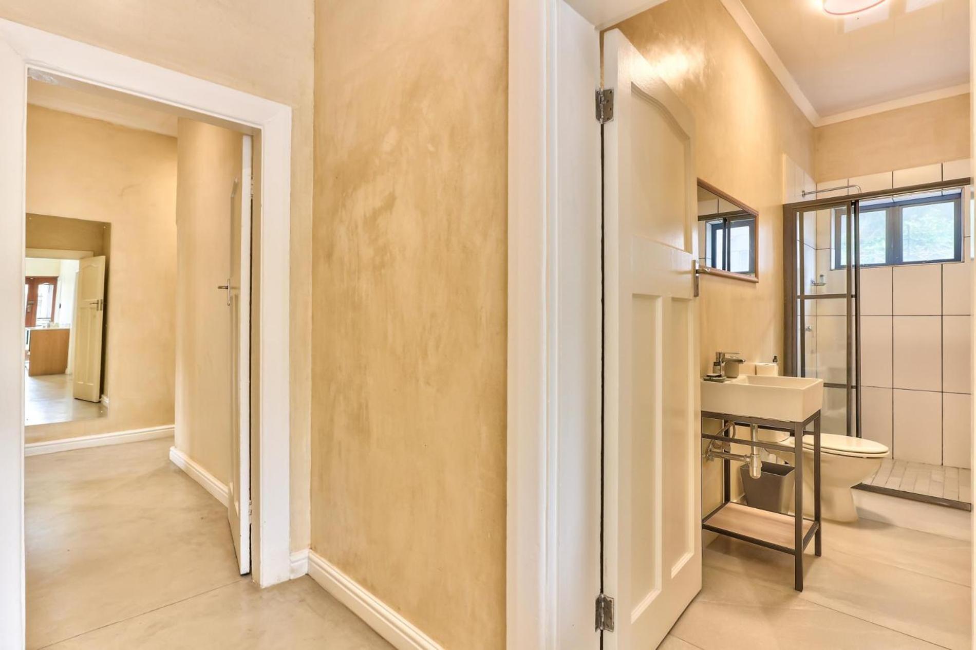 Spacious 6 Bedroom House In Charming Mowbray Villa Cape Town