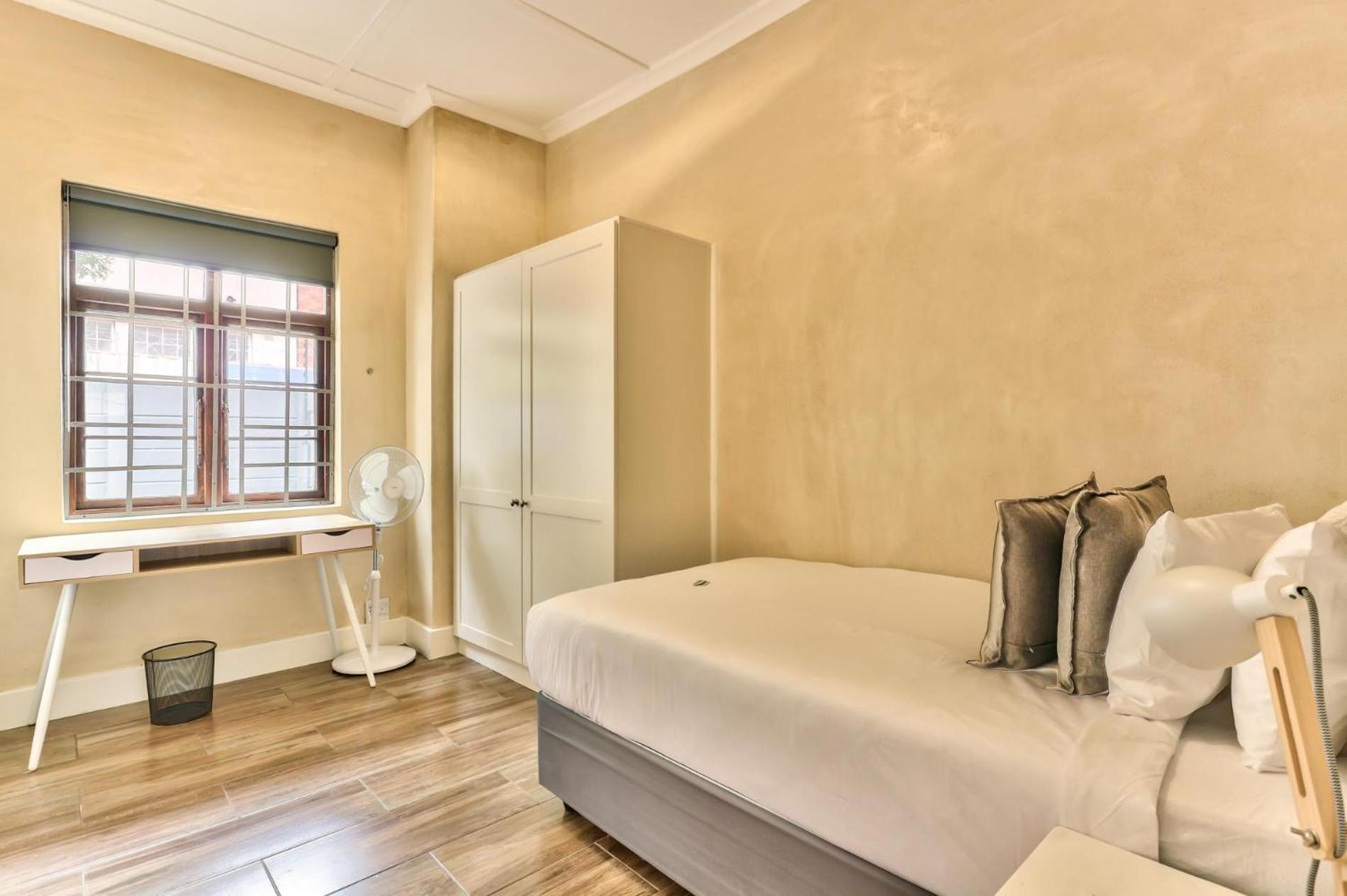 Villa Spacious 6 Bedroom House In Charming Mowbray Cape Town