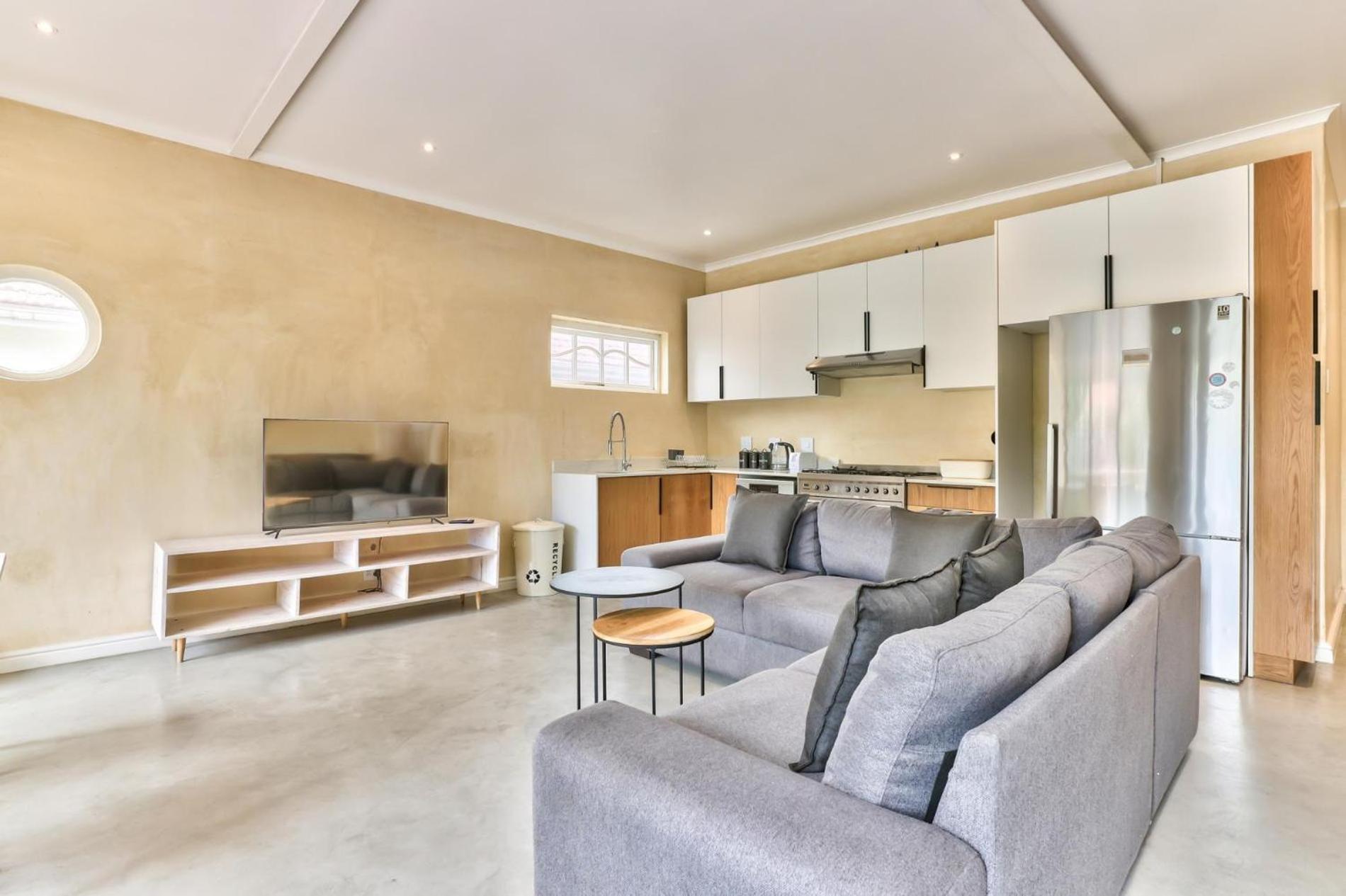 Spacious 6 Bedroom House In Charming Mowbray * Cape Town