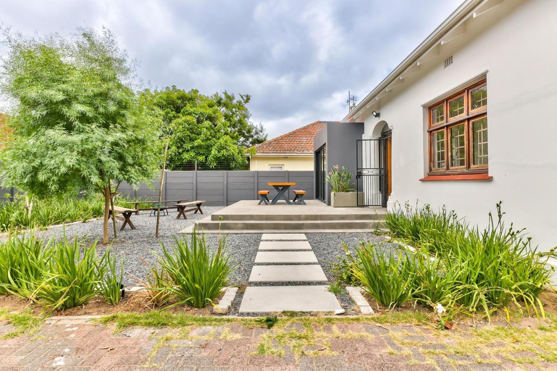 Spacious 6 Bedroom House In Charming Mowbray