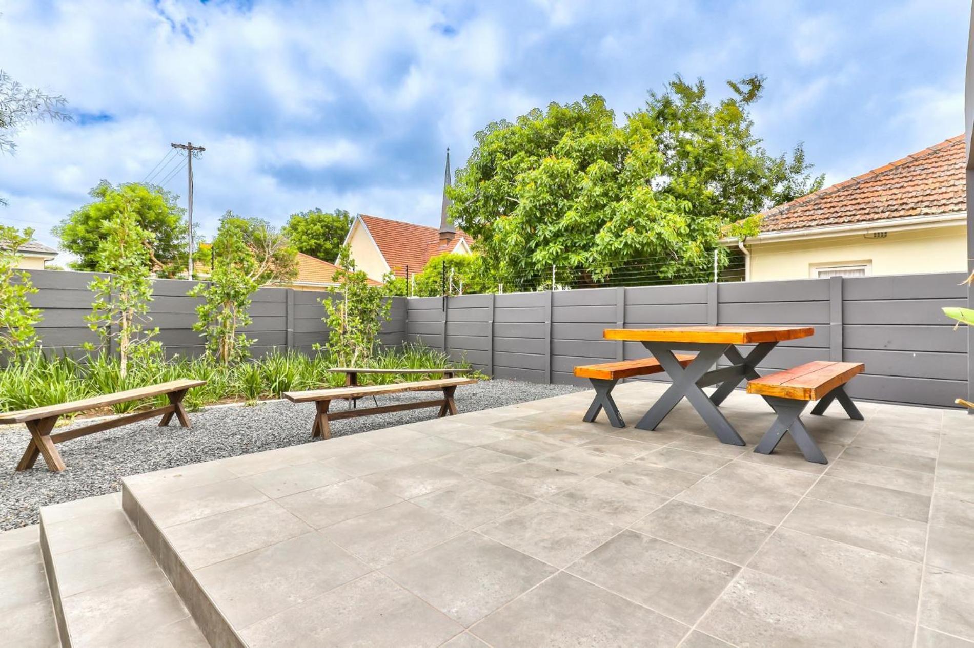 Villa Spacious 6 Bedroom House In Charming Mowbray *